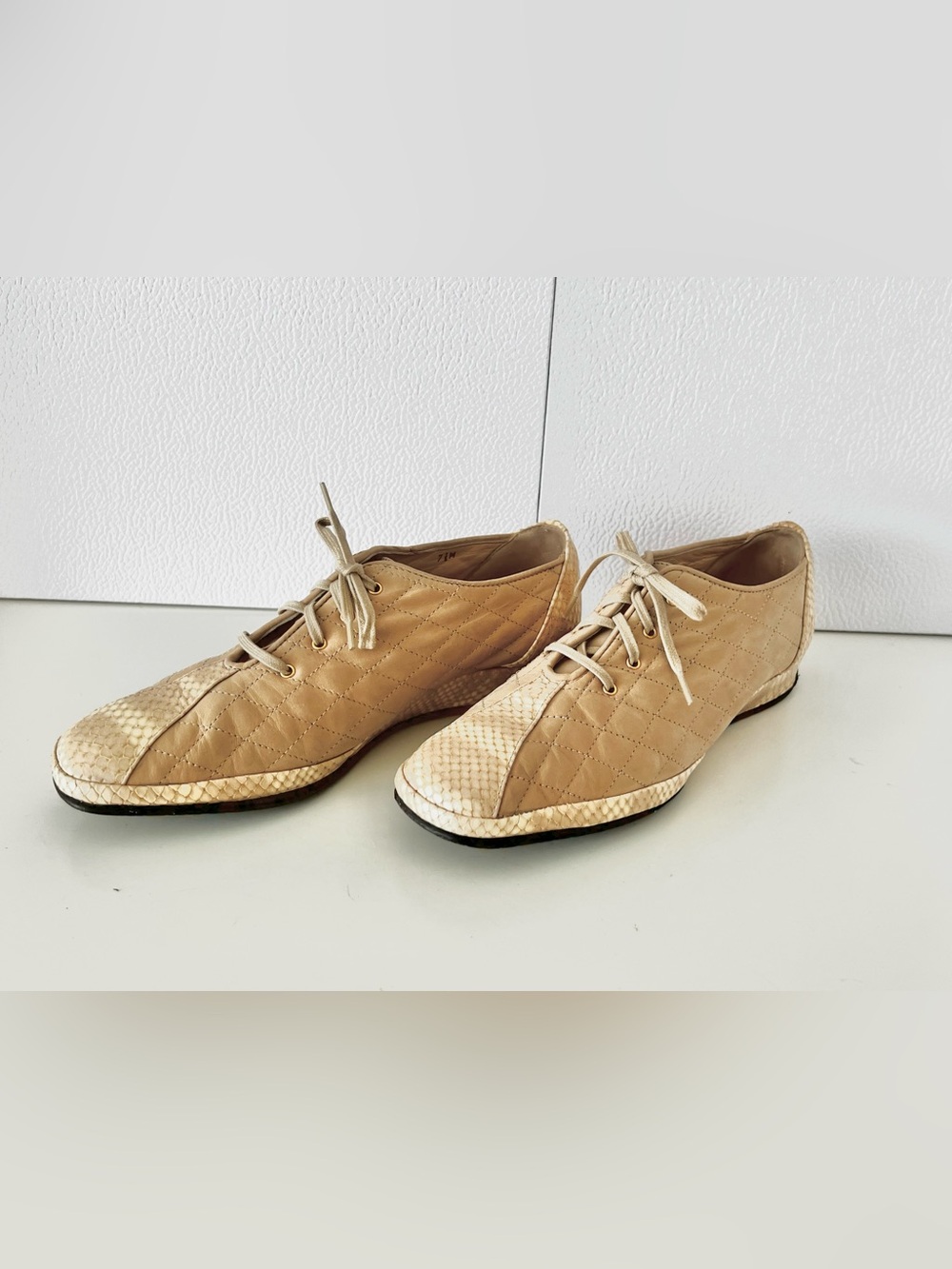 AMALFI Tan Nude Leather Snake Platform Luxe Athletic Neutral Tone Sneakers. 7M